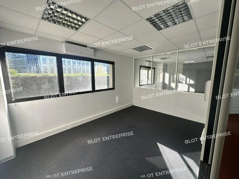 Office in Cesson-Sévigné for sale - Interior Photo - Image 2 of 6