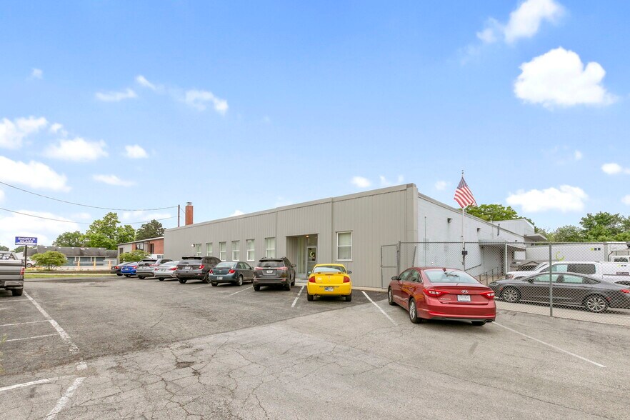 2809 N Walnut St, Muncie, IN for sale - Building Photo - Image 1 of 1