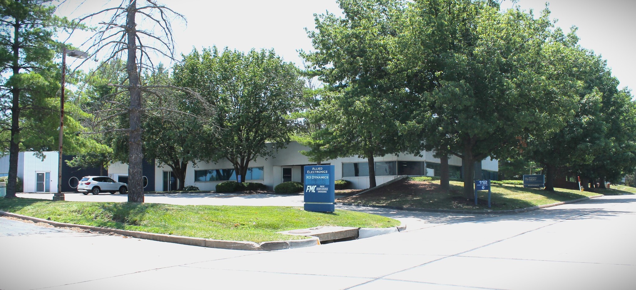 112 Point West Blvd, Saint Charles, MO for lease Building Photo- Image 1 of 2