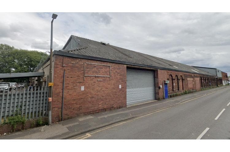 2 Village Walk, Wednesbury for lease Primary Photo- Image 1 of 2