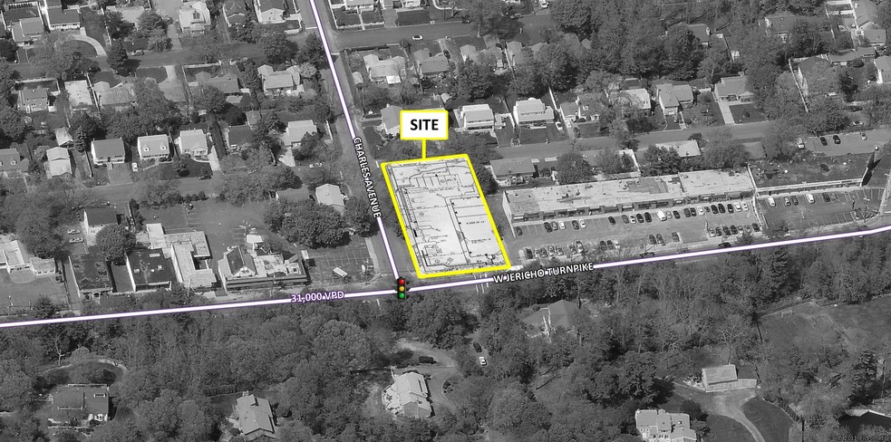 591 W Jericho Tpke, Huntington, NY for sale - Building Photo - Image 1 of 1