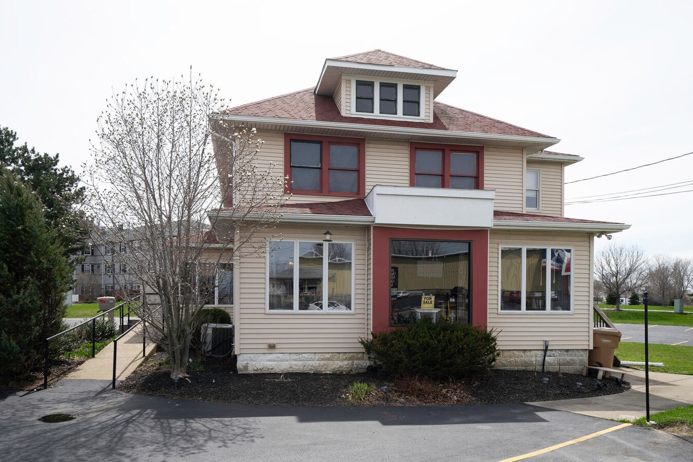 899 French Rd, Cheektowaga, NY 14227