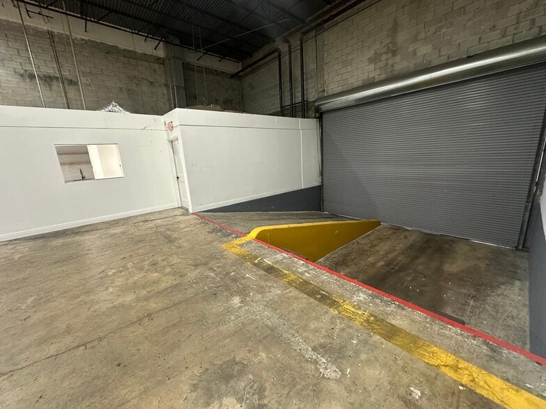 1700-1744 NW 82nd Ave, Doral, FL for lease - Building Photo - Image 1 of 7