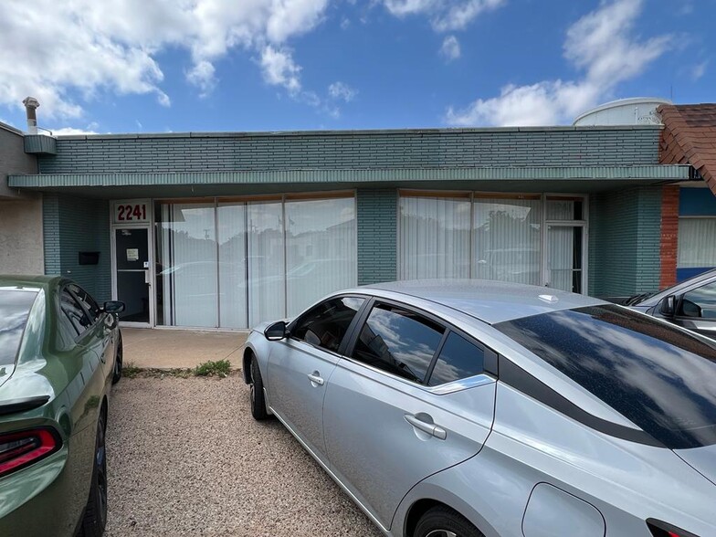 2241 34th St, Lubbock, TX for lease - Building Photo - Image 2 of 5