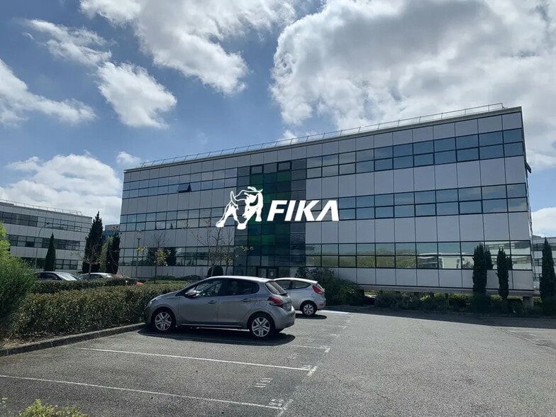 Office in Toulouse for lease - Building Photo - Image 2 of 9