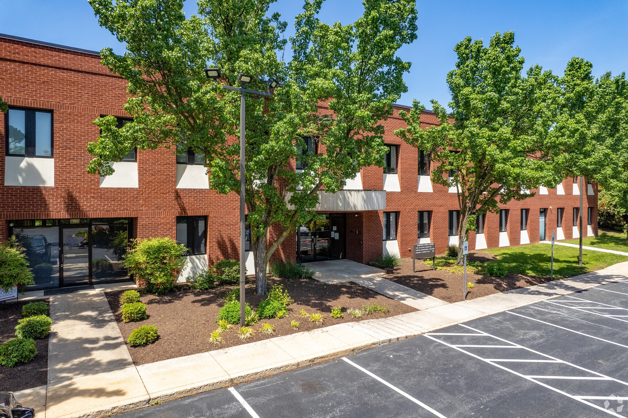 400 Foxcroft Ave, Martinsburg, WV for lease Building Photo- Image 1 of 15