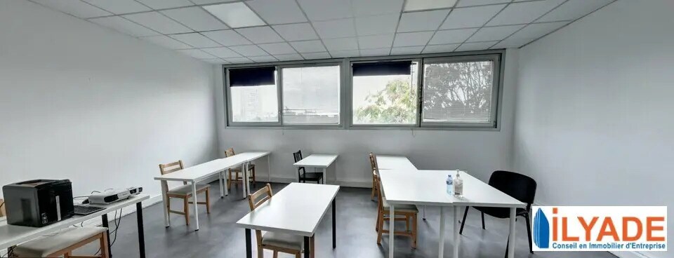 26 Boulevard Gay Lussac, Marseille for lease - Interior Photo - Image 2 of 2