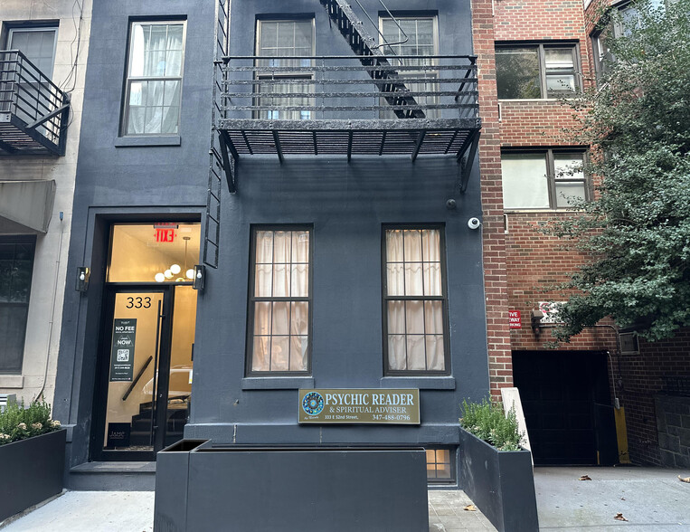 333 E 52nd St, New York, NY for lease - Building Photo - Image 1 of 2