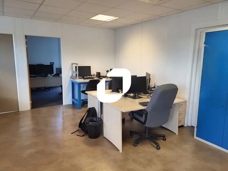 Office in Martillac for sale - Interior Photo - Image 3 of 15