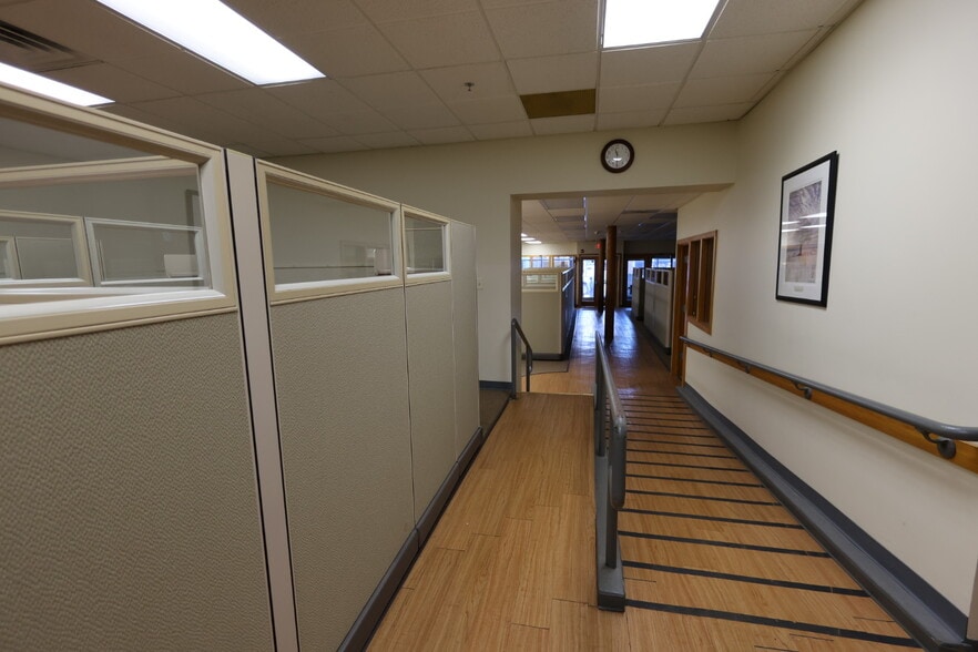 913-915 Western Ave, Pittsburgh, PA for lease - Building Photo - Image 3 of 20