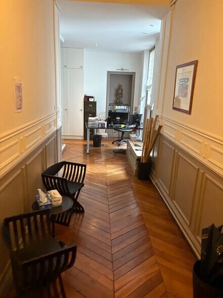 Office in Paris for lease - Interior Photo - Image 2 of 8
