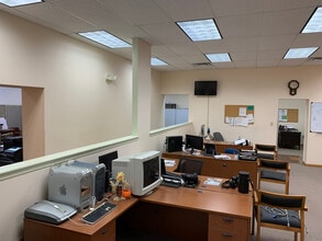 108-A Governor Trimble, Hillsboro, OH for lease Interior Photo- Image 2 of 6