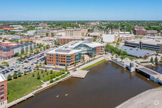 100 N Manpower Pl, Milwaukee, WI - aerial  map view