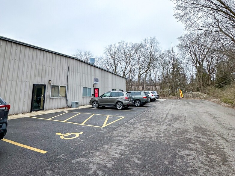 409-415 Stevens St, Geneva, IL for lease - Building Photo - Image 3 of 12