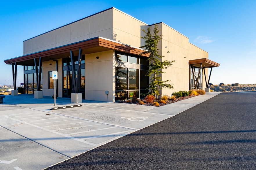 3801 S Zintel Way, Kennewick, WA for sale - Primary Photo - Image 1 of 1