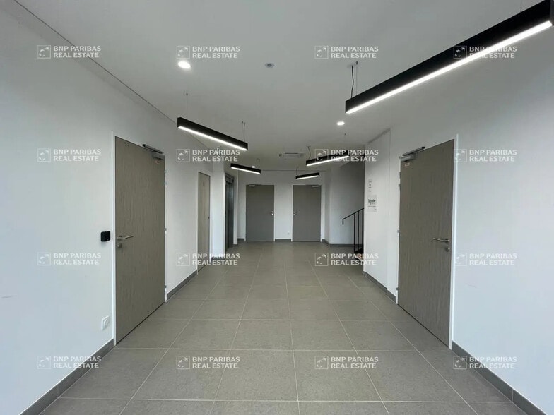 Office in Saint-Martin-du-Vivier for sale - Building Photo - Image 2 of 9