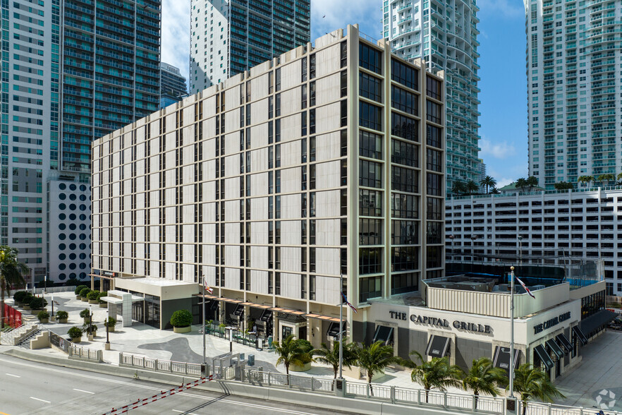 444 Brickell Ave, Miami, FL for lease - Building Photo - Image 2 of 8