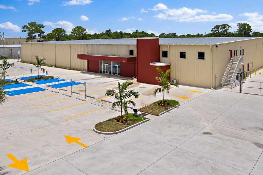 460 NW Enterprise Dr, Port Saint Lucie, FL for sale - Building Photo - Image 1 of 1