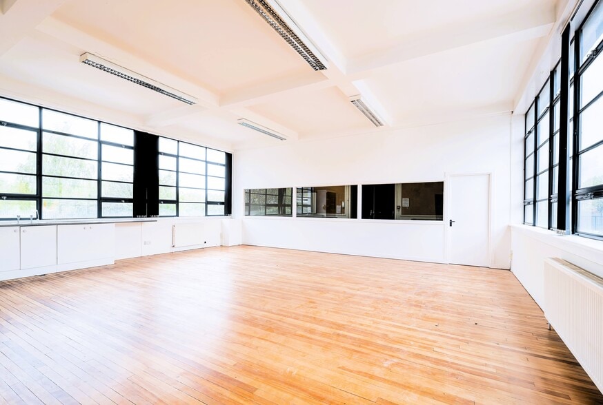 40 Peffer Pl, Edinburgh for lease - Building Photo - Image 3 of 11