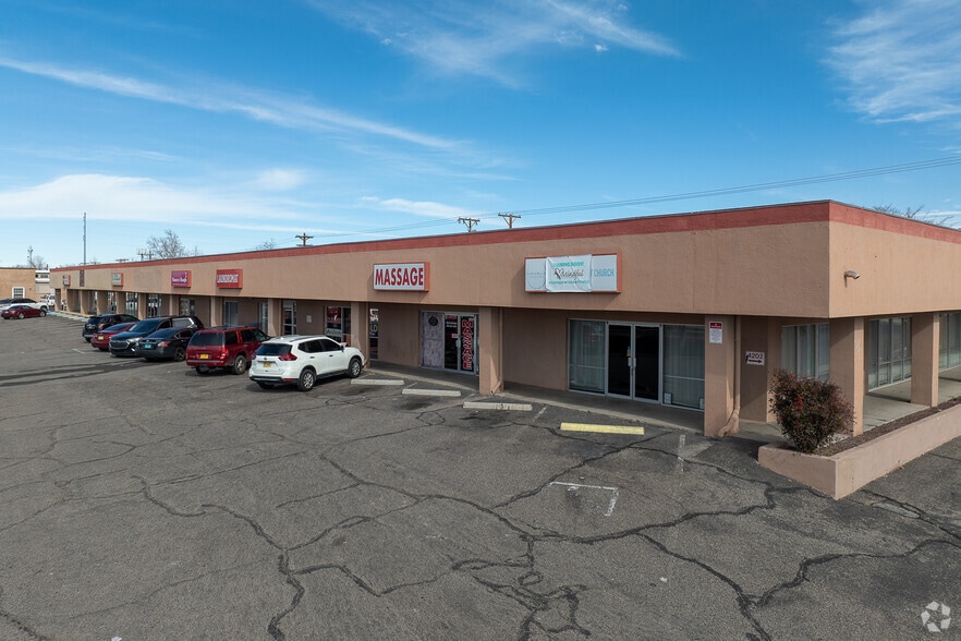4200-4232 Carlisle Blvd NE, Albuquerque, NM for sale - Primary Photo - Image 1 of 3