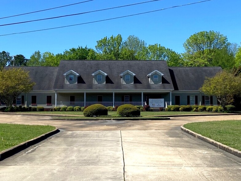 1573 Medical Park Cir, Tupelo, MS for sale - Primary Photo - Image 1 of 1