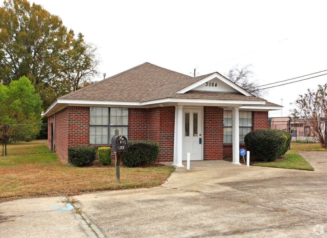 3084 Woodley Rd, Montgomery, AL 36116