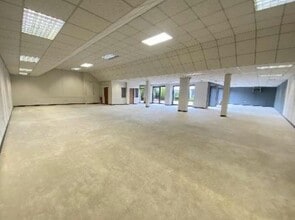 Baildon Rd, Baildon for lease Interior Photo- Image 1 of 1