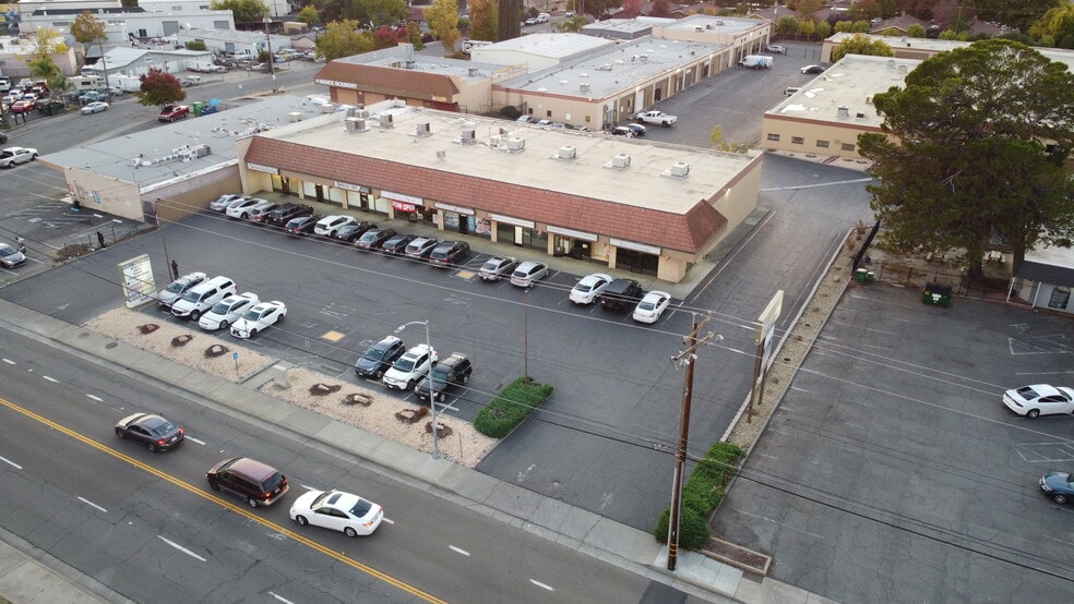 5051 College Oak Dr, Sacramento, CA for lease - Building Photo - Image 3 of 13