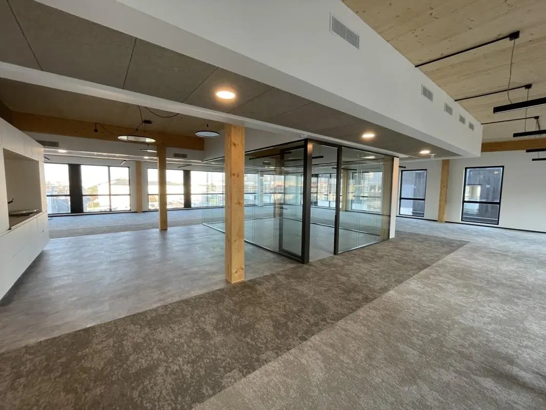 97 Rue Martha Desrumaux, Nanterre for lease Interior Photo- Image 1 of 2