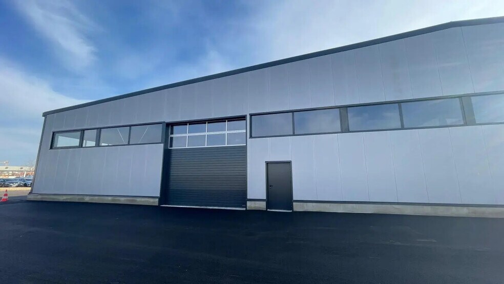 Industrial in Bourg-en-Bresse for lease - Building Photo - Image 2 of 11