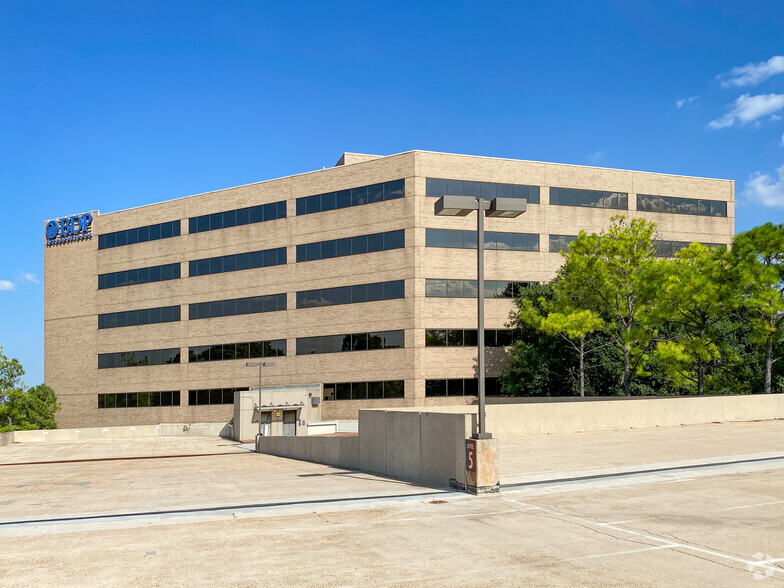 3663 N Sam Houston Pky E, Houston, TX for lease - Building Photo - Image 1 of 5