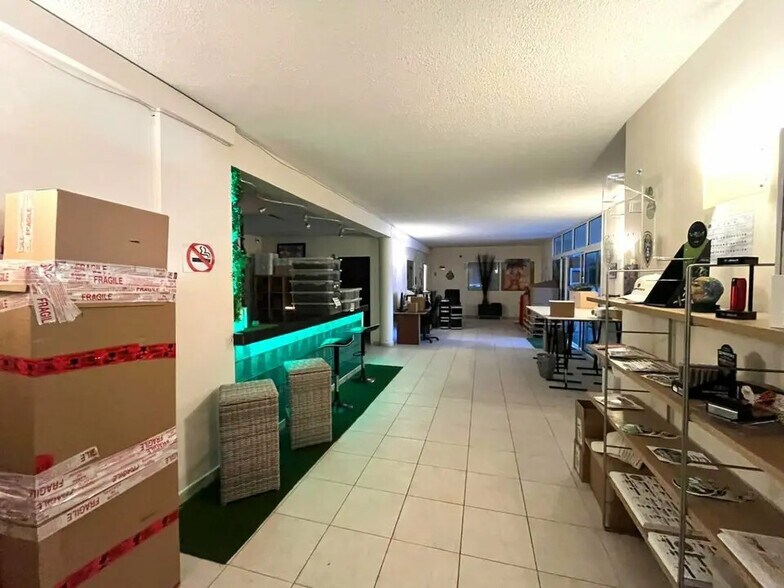 Office in CANNES-LA-BOCCA for sale - Interior Photo - Image 2 of 5