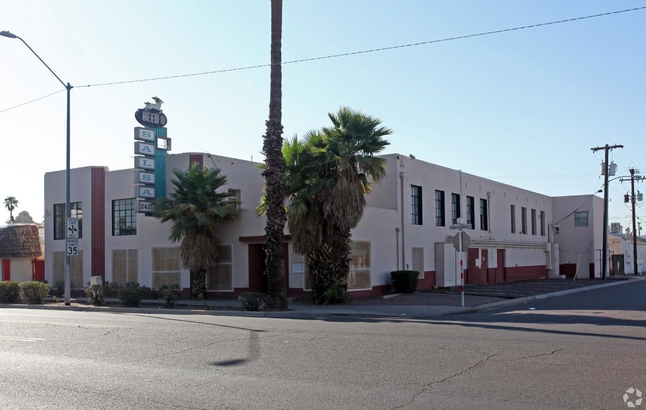 2431 E Van Buren St, Phoenix, AZ for lease - Building Photo - Image 3 of 11