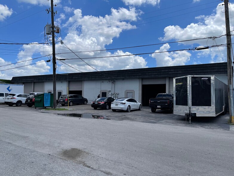 2321 SW 60th Way, Miramar, FL for sale - Primary Photo - Image 1 of 1