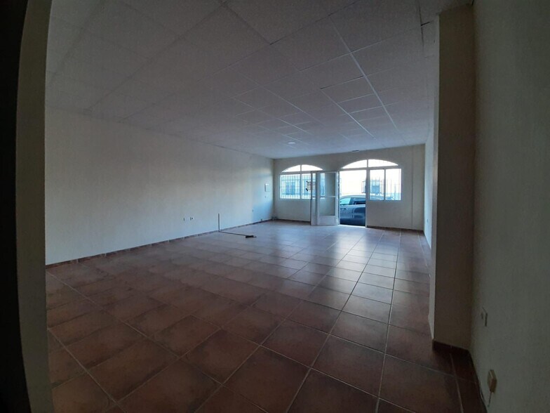 Retail in Malpartida de Cáceres for sale - Building Photo - Image 1 of 6