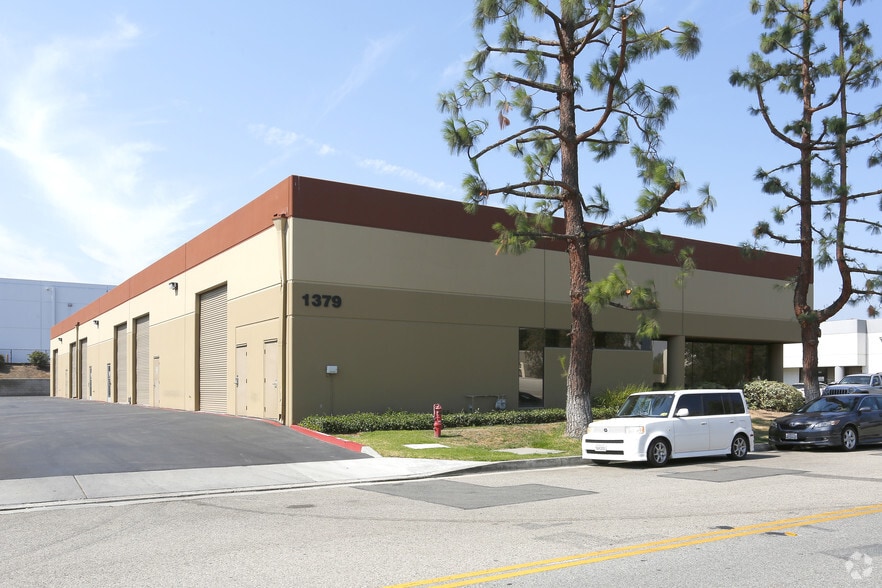 1379 Pico St, Corona, CA for lease - Building Photo - Image 2 of 4