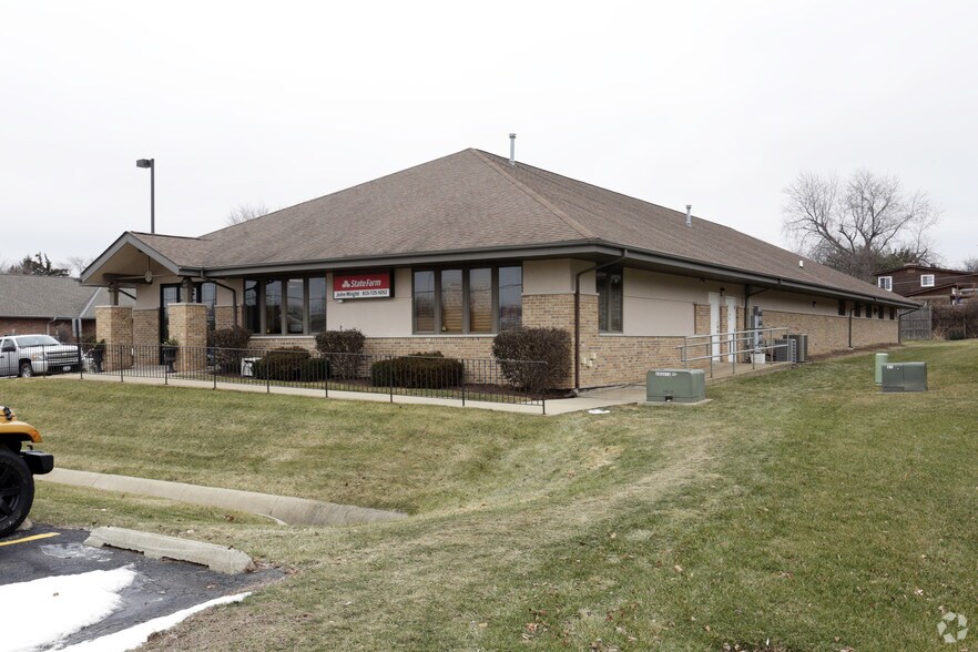 1050 Essington Rd, Joliet, IL 60435