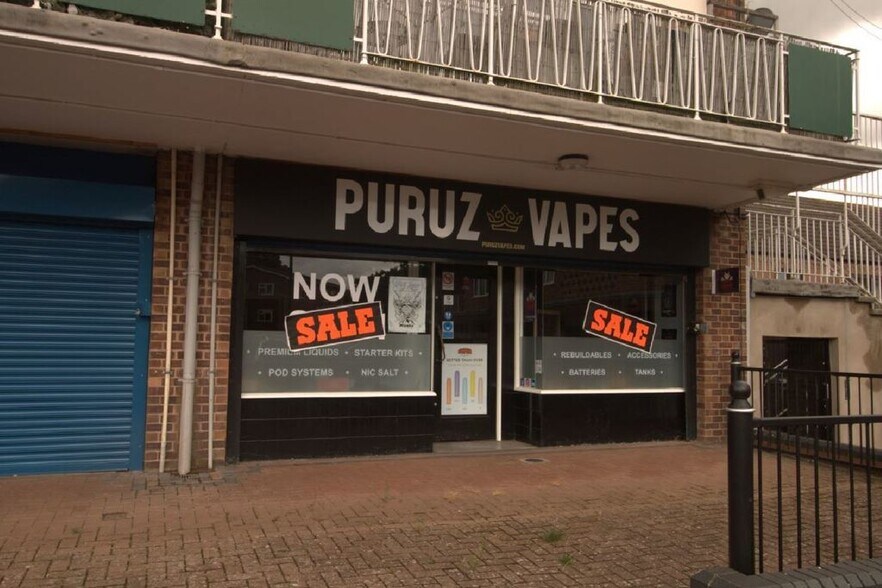 57 Crown Way, Leamington Spa for sale - Primary Photo - Image 1 of 1