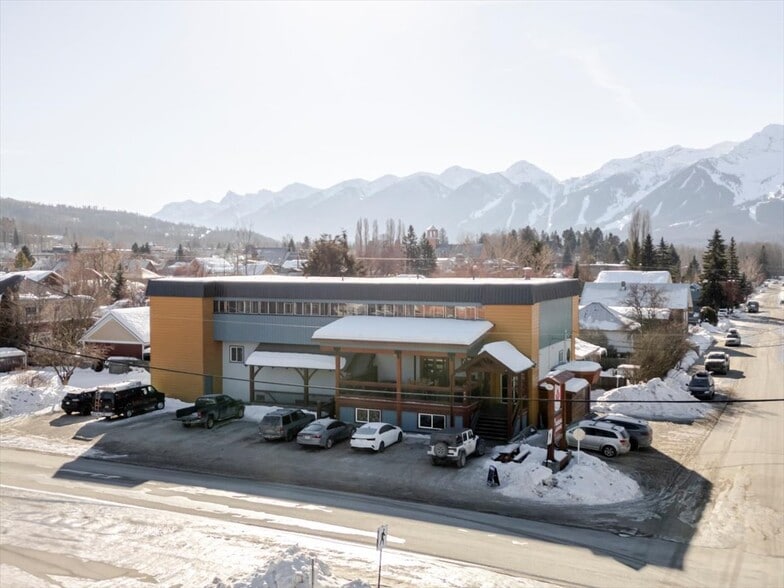 892 6th Ave, Fernie, BC for sale - Building Photo - Image 2 of 32