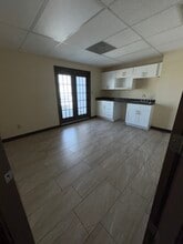 Retail in Palm Harbor, FL for lease Interior Photo- Image 2 of 7