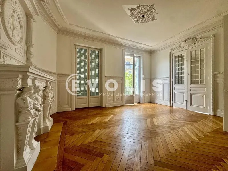 Office in Lyon for lease Interior Photo- Image 1 of 13