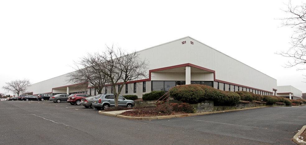 121 W Ethel Rd, Piscataway, NJ for lease - Building Photo - Image 1 of 4