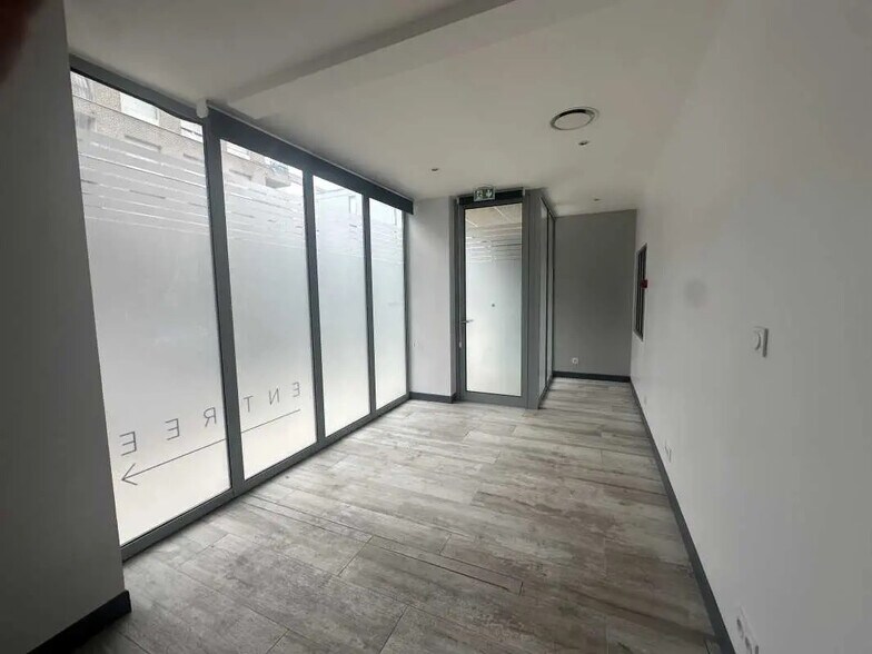 Retail in Bordeaux for lease - Interior Photo - Image 3 of 8