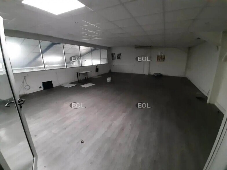 Flex in Maisons-Alfort for sale - Building Photo - Image 3 of 11