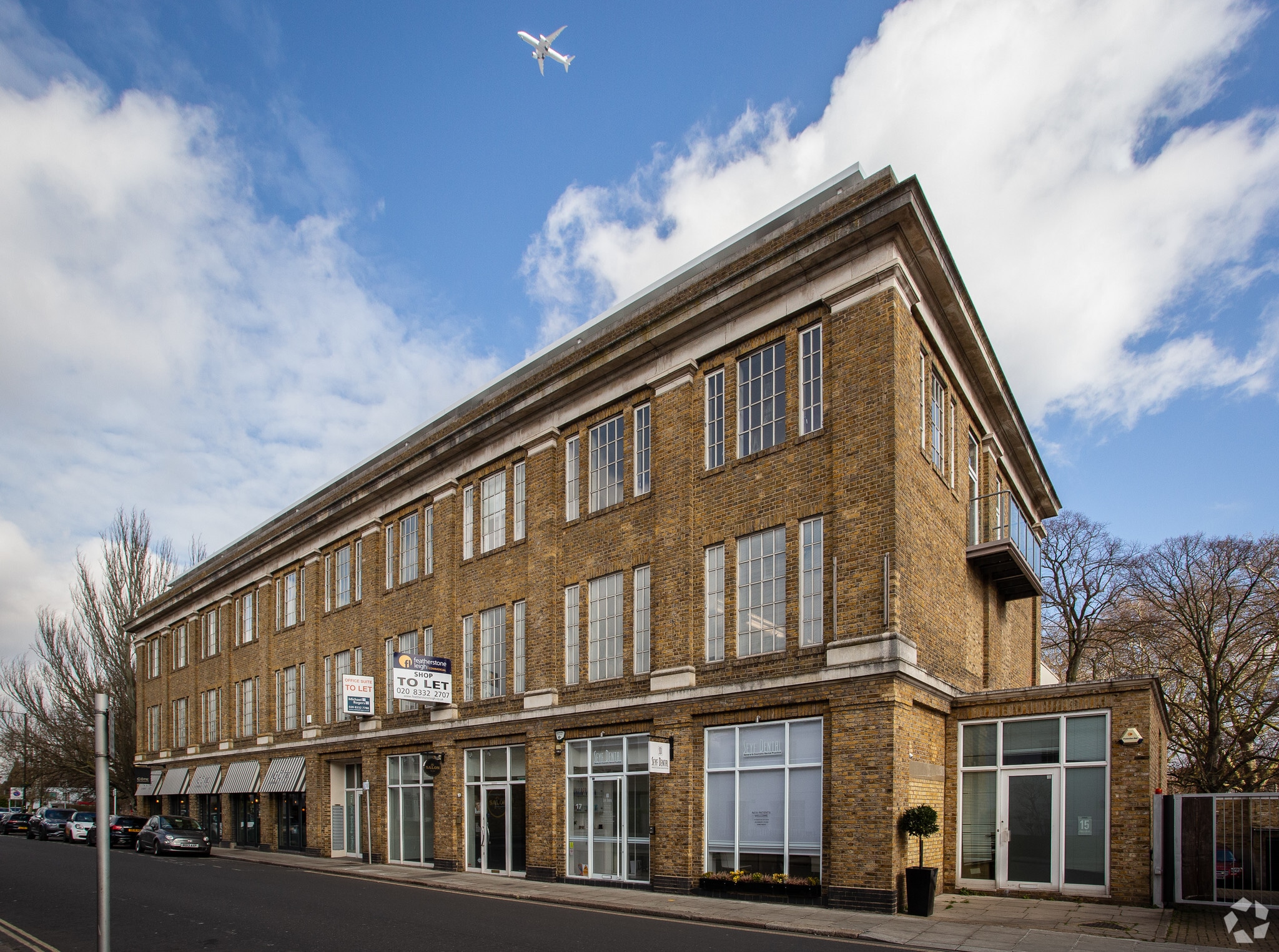 21 Station Rd, London for lease Primary Photo- Image 1 of 6