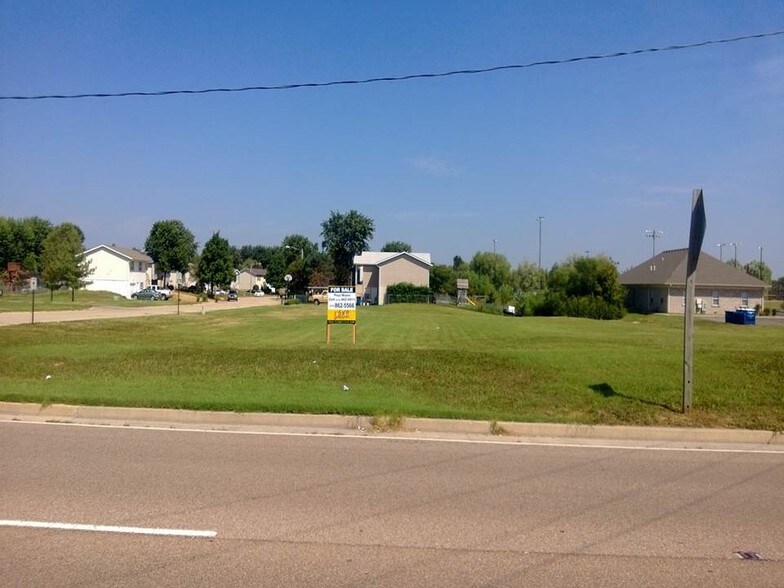 Edwardsville Rd, Troy, IL 62294