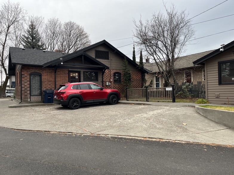 725 NW Broadway St, Bend, OR for lease - Building Photo - Image 3 of 3