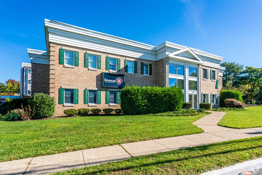 250 Passaic Ave, Fairfield, NJ for lease - Building Photo - Image 3 of 5