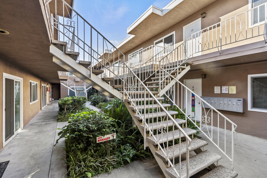 7503 Hazeltine Ave, Van Nuys, CA for sale - Building Photo - Image 2 of 7