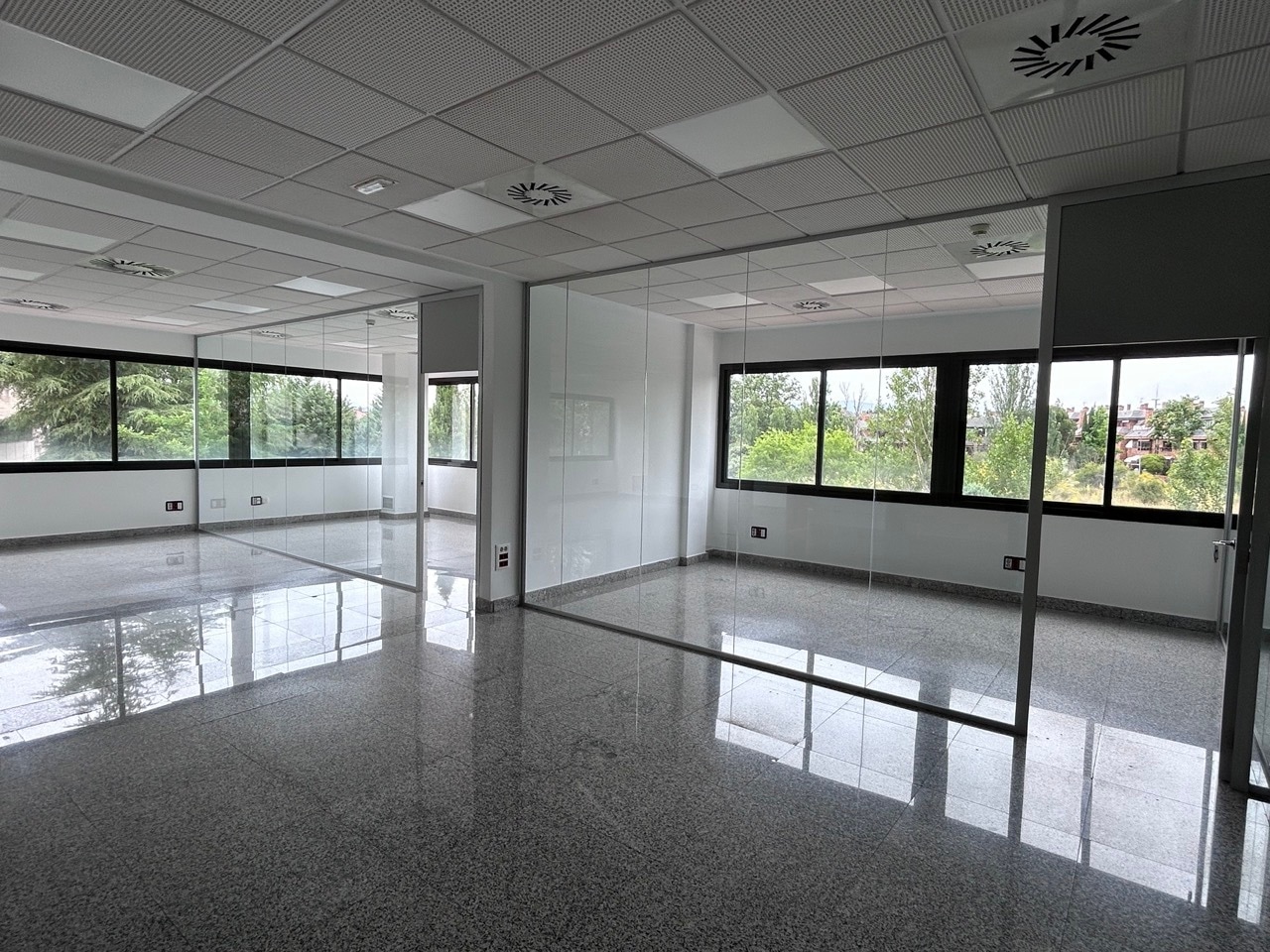 Calle Pollensa, 2-4-4, Las Rozas de Madrid, Madrid for lease Interior Photo- Image 1 of 9